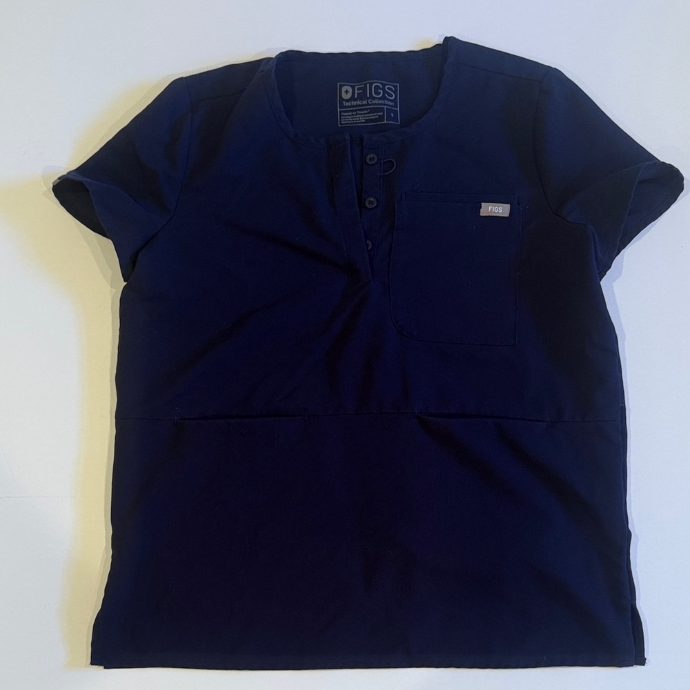 Figs Navy Short Sleeve Top in Small
